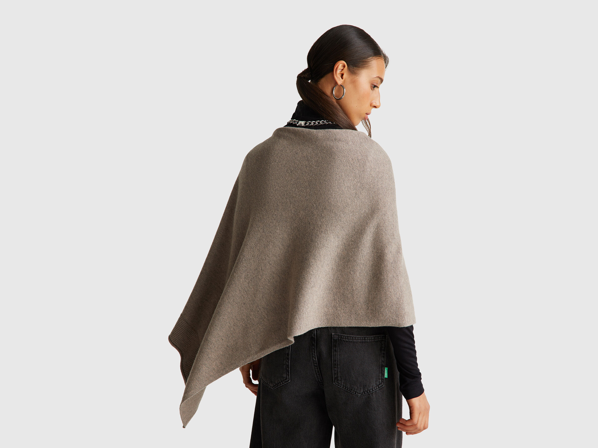 CAPE Women image number 2